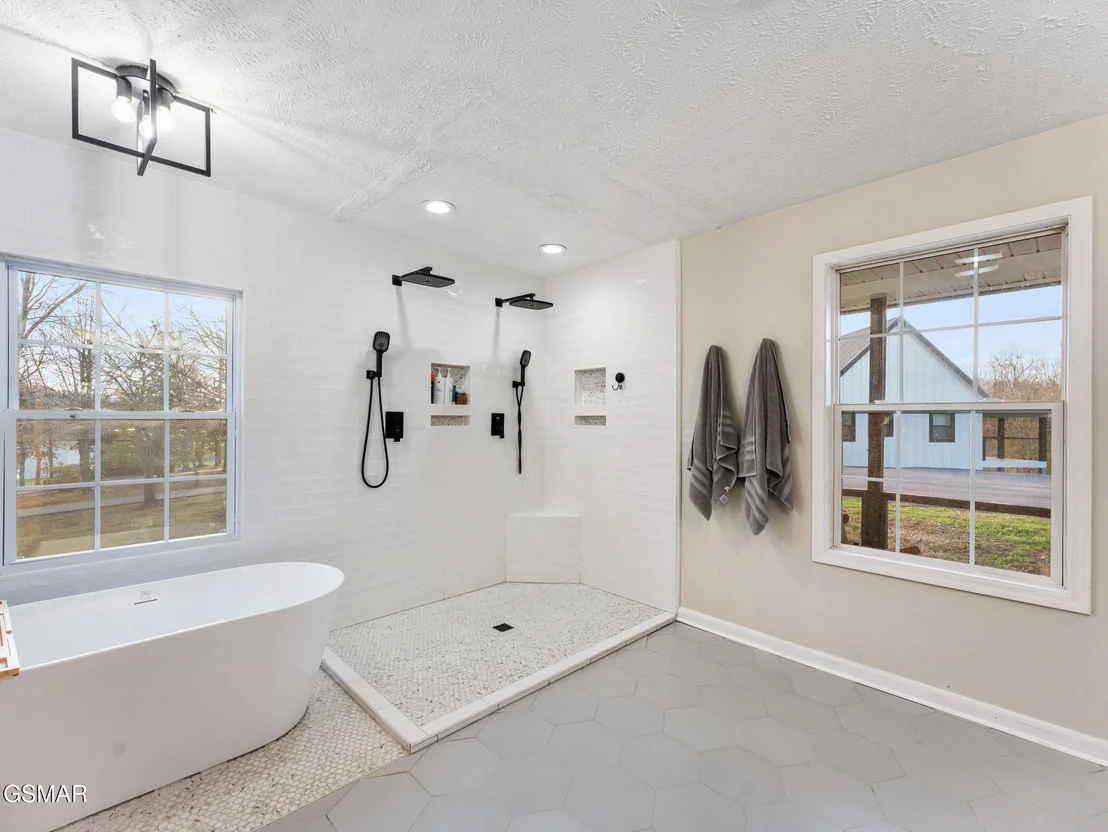 Photo of 1033 Sunset View Road