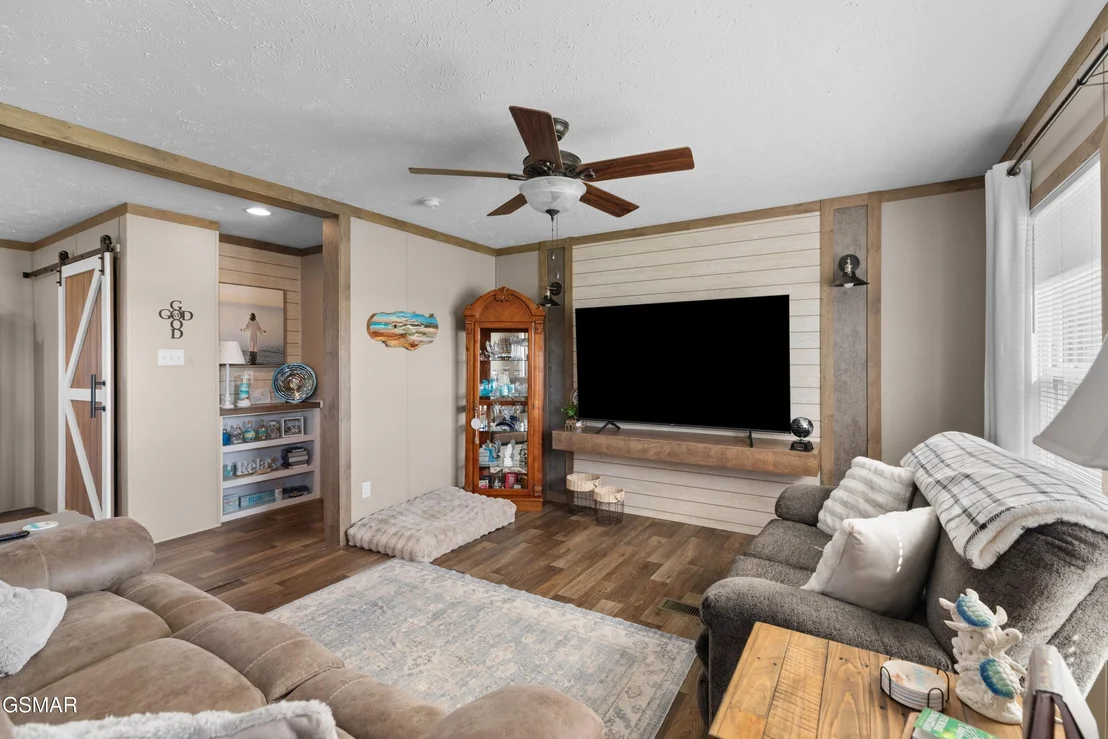 Photo of 405 Barry Cove