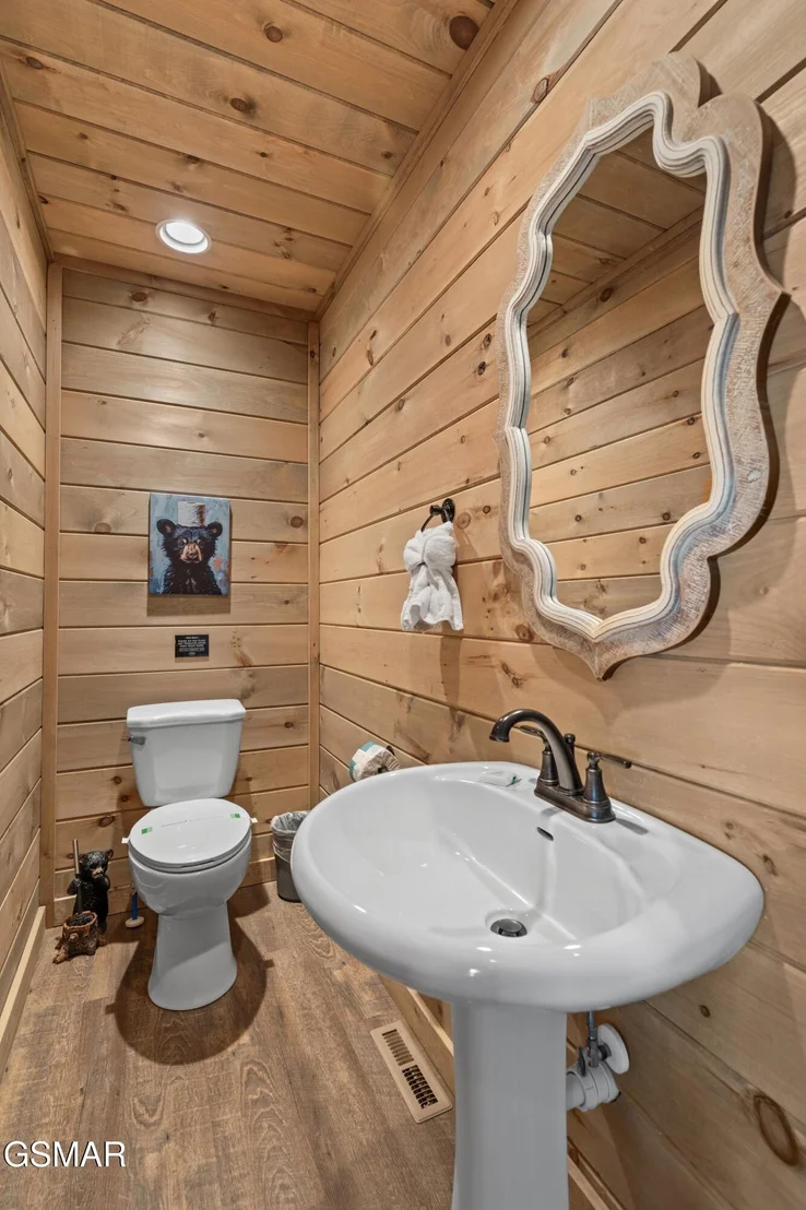 Photo of 2624 Overholt Trail