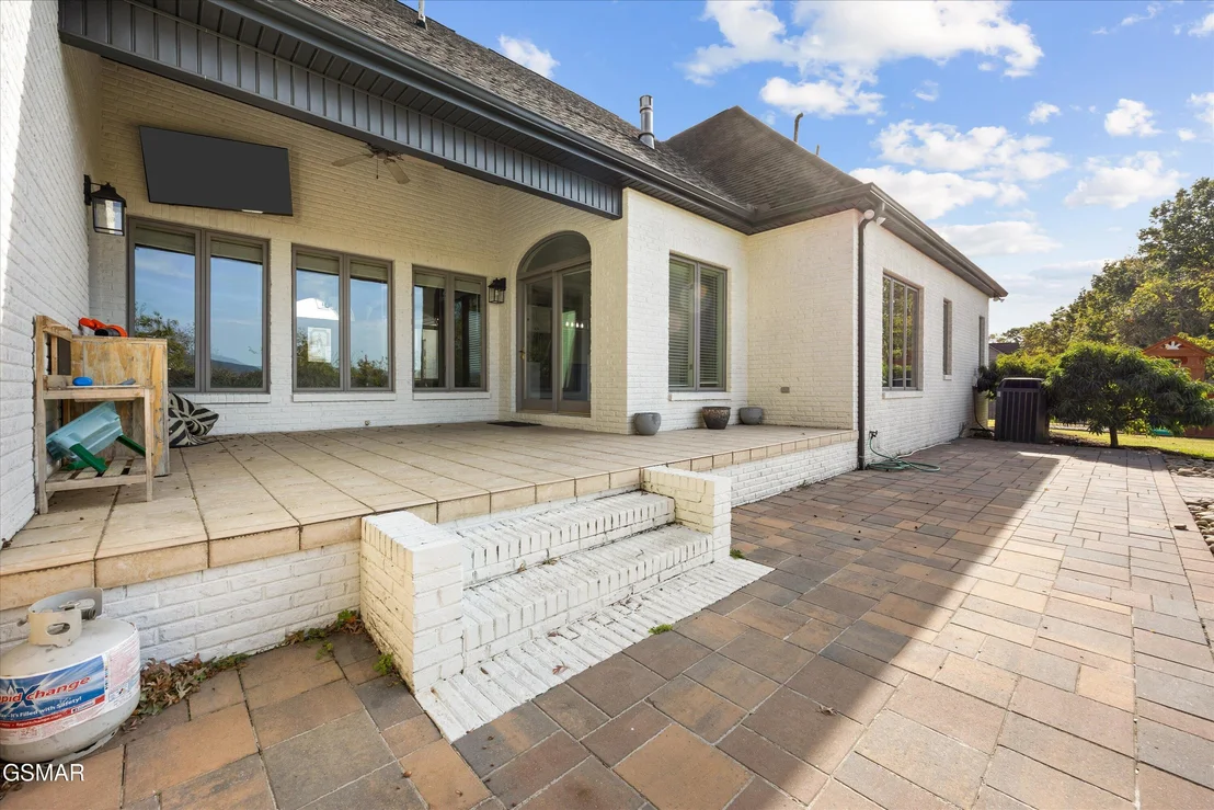 Photo of 339 Riverdale Drive