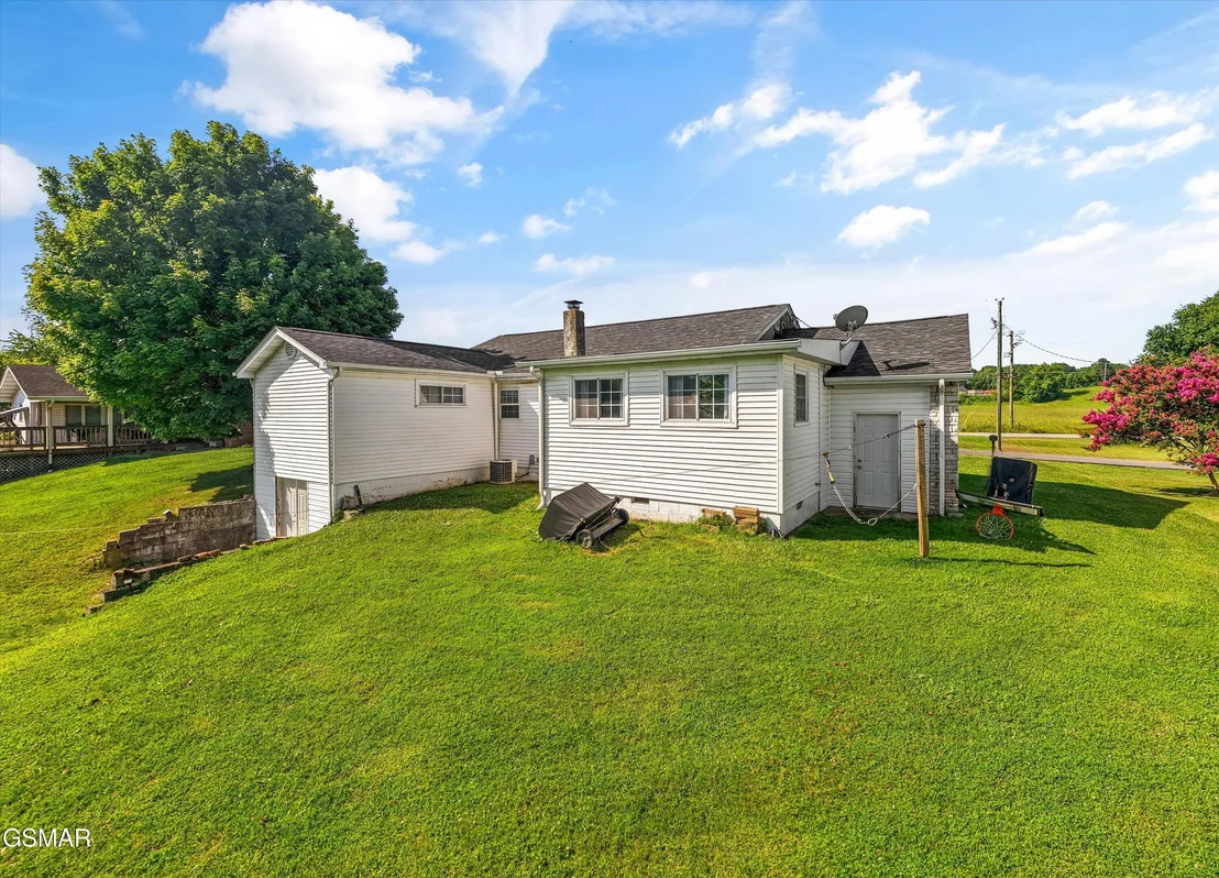 Photo of 1356 Bluegrass Road