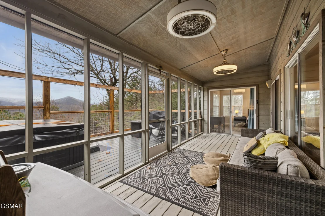 Photo of 550 Sassafras Trail