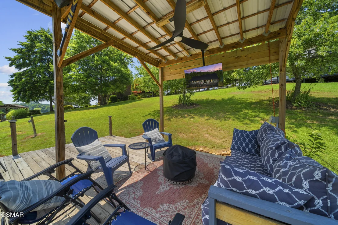 Photo of 1033 Sunset View Road