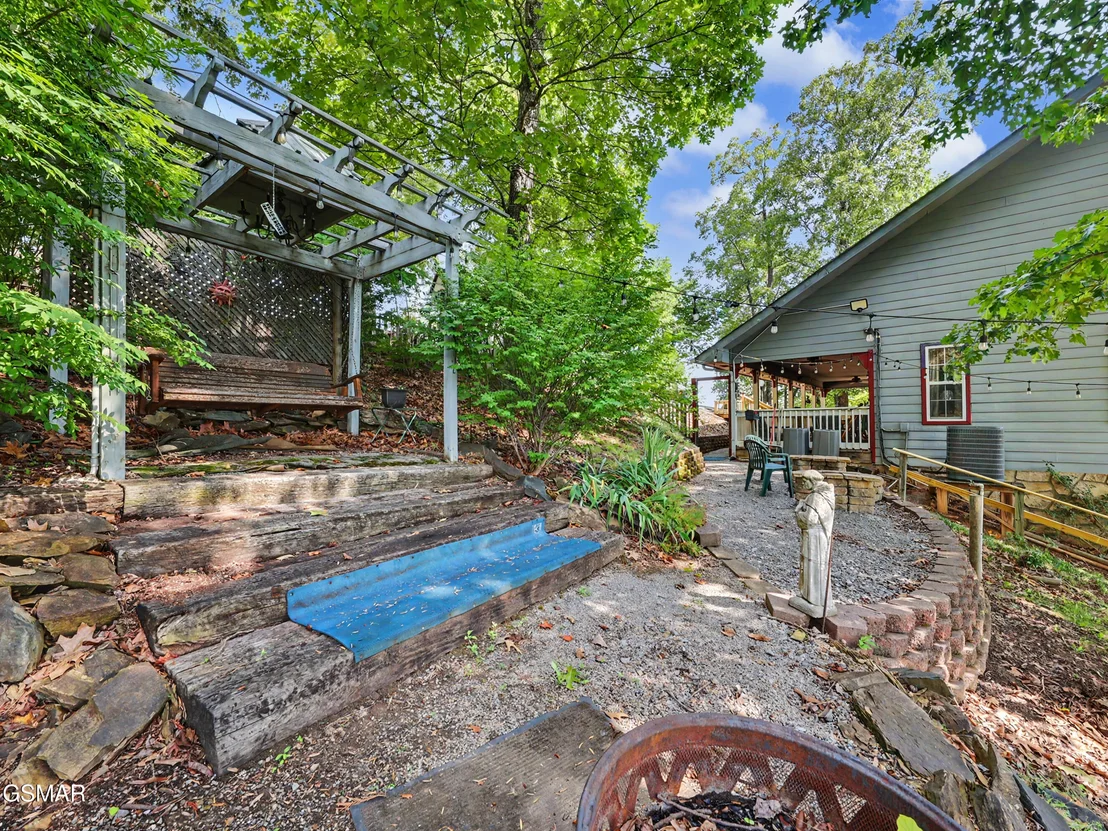 Photo of 714 Shell Mountain Road