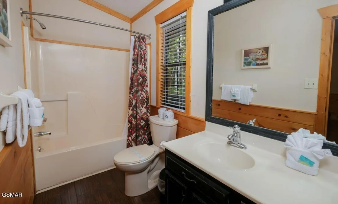 Photo of 617 Iron Mountain Road