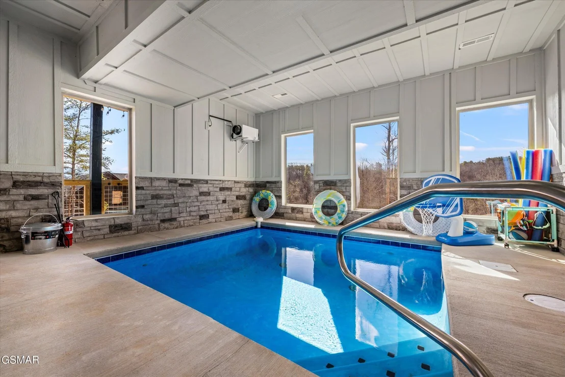 Photo of 1518 Bear Valley Road