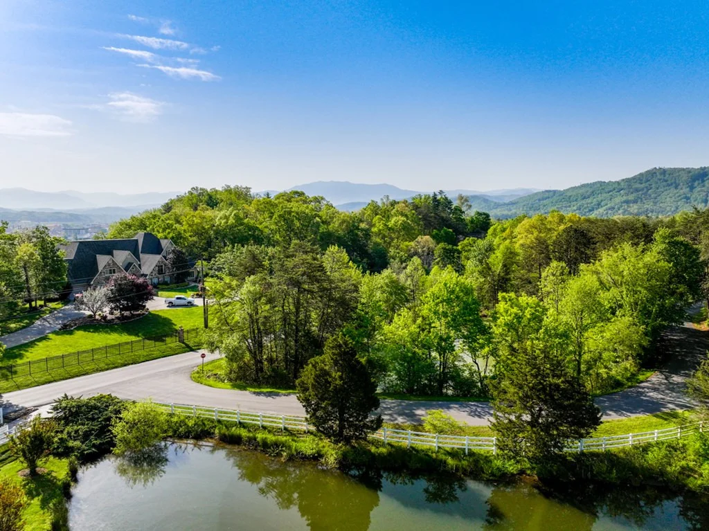 Photo of 1140 Crestview Drive
