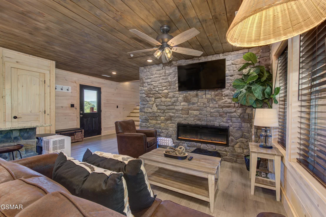 Photo of 1717 Summit View Way