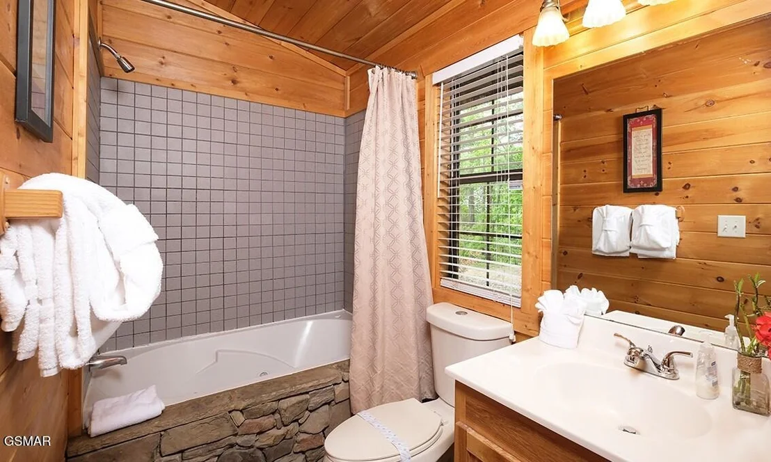 Photo of 623 Iron Mountain Road