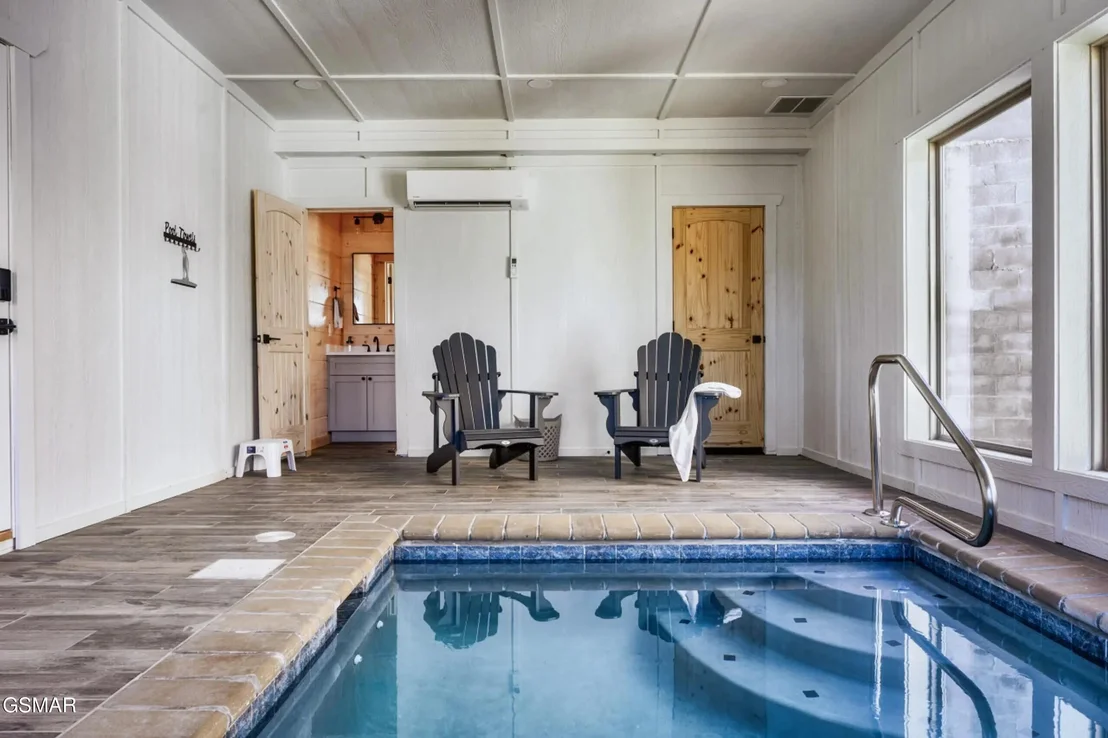 Photo of 2852 Sequoia Road