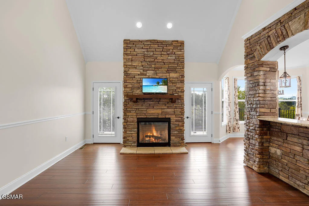 Photo of 1202 Foxwood Drive