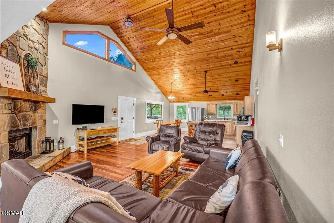 Photo of 1463 Red Cedar Lane
