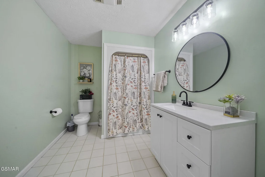 Photo of 1033 Sunset View Road