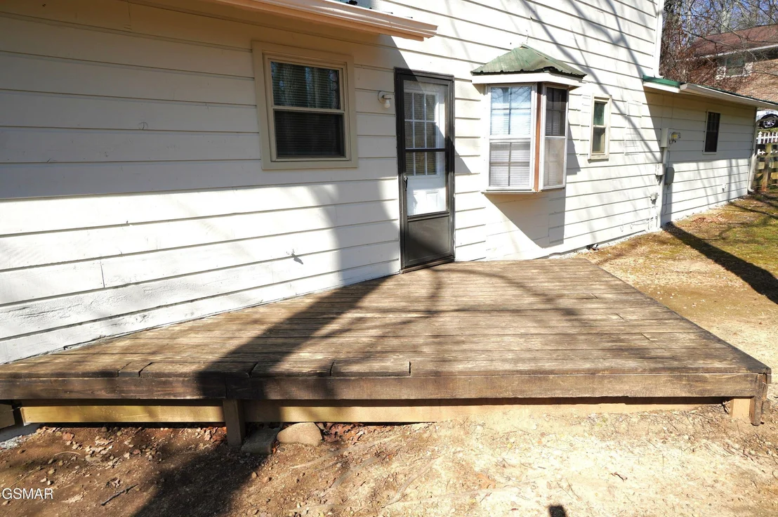 Photo of 720 White Oak Circle