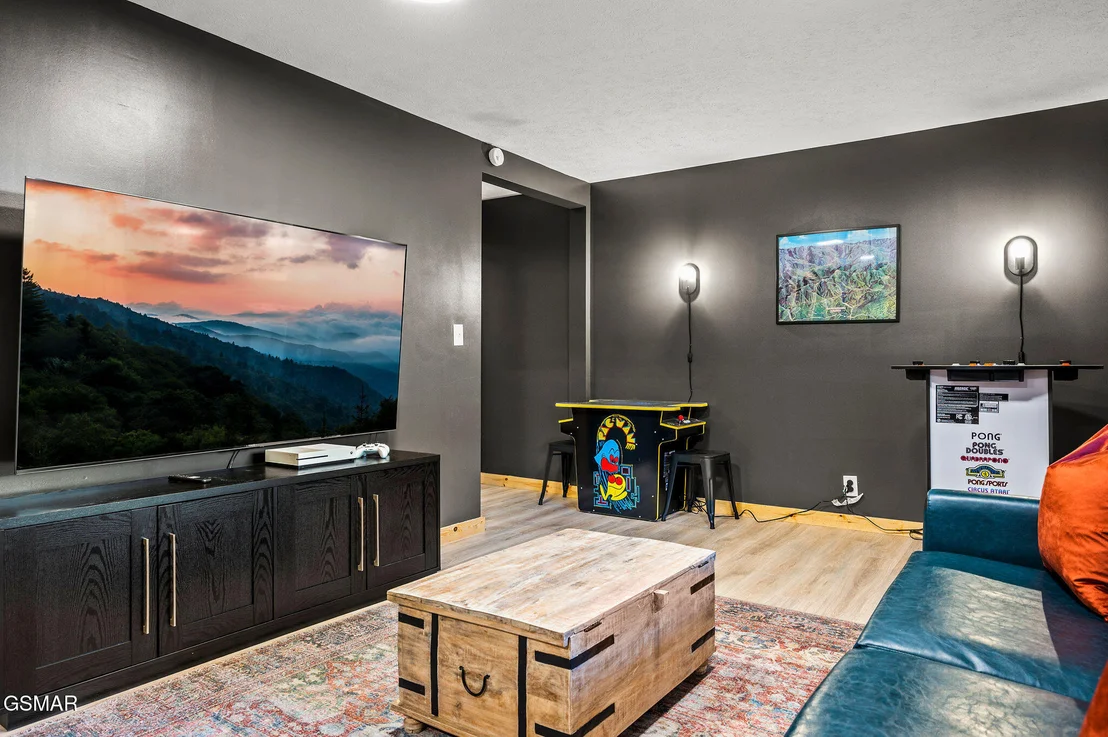 Photo of 2758 Overholt Trail
