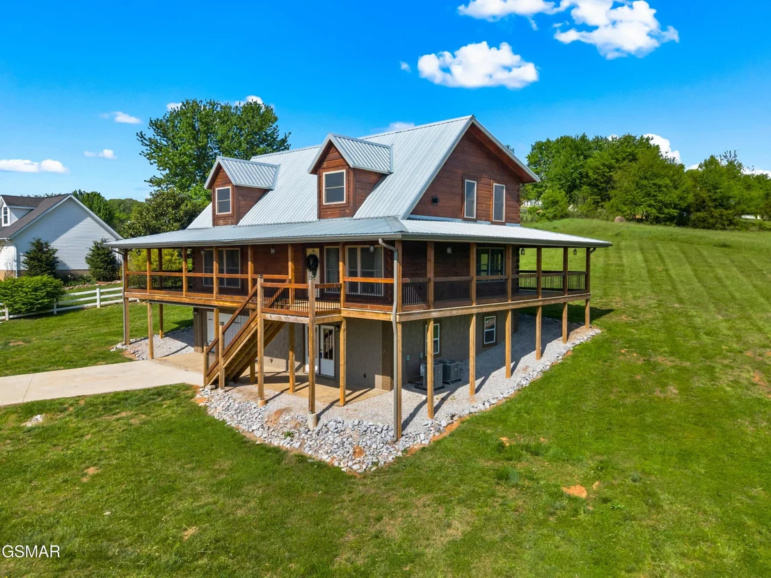 Photo of 102 Golf View Boulevard