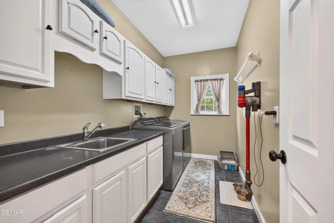 Photo of 917 Crickett Drive