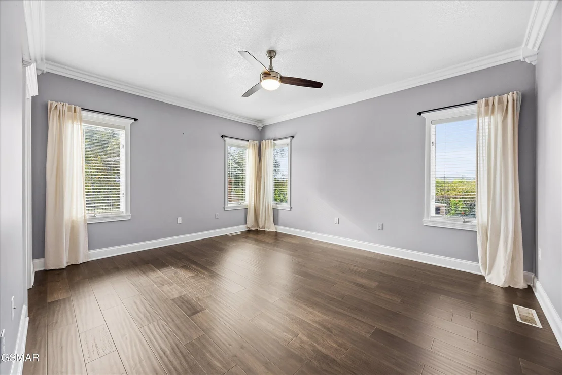 Photo of 339 Riverdale Drive