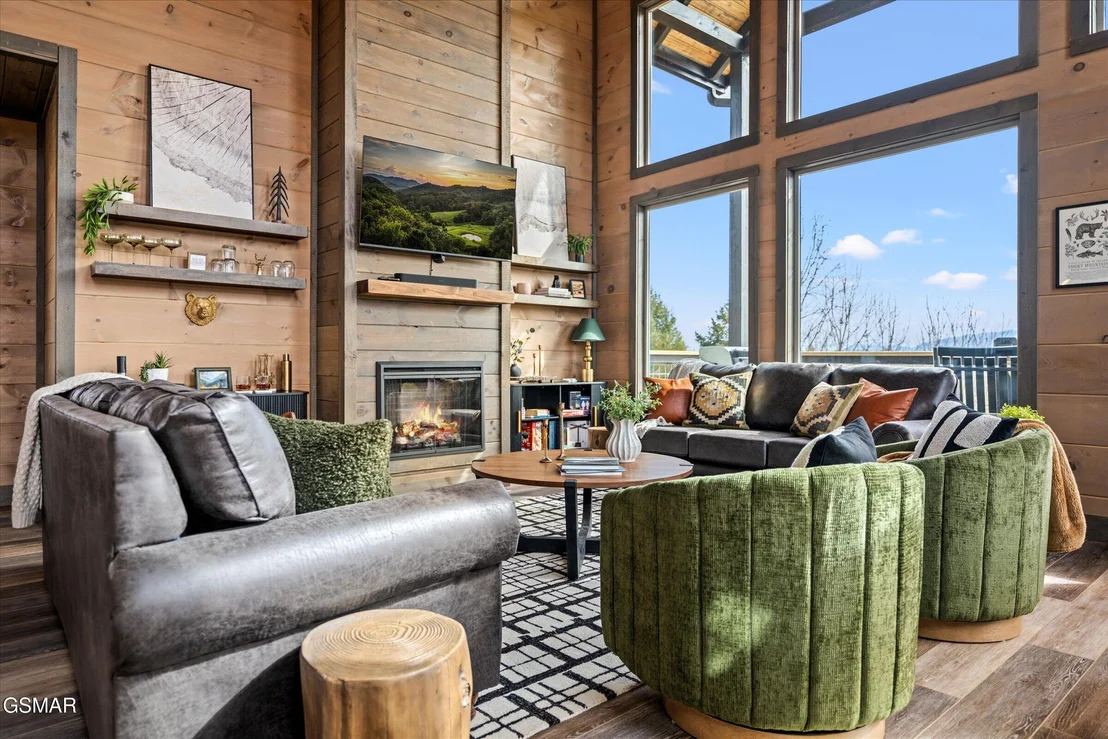 Photo of 1518 Bear Valley Road