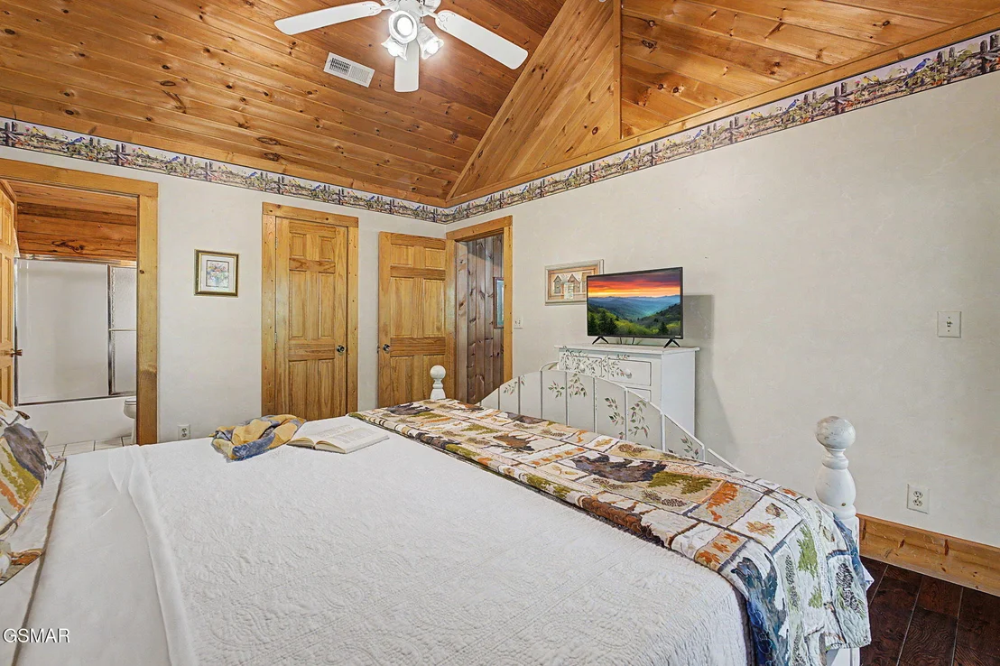 Photo of 852 Bear Run Way