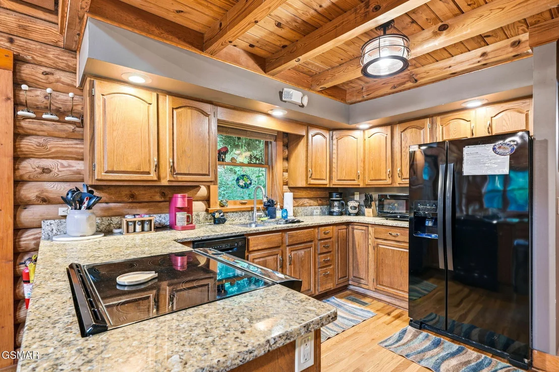 Photo of 1563 Grant Road