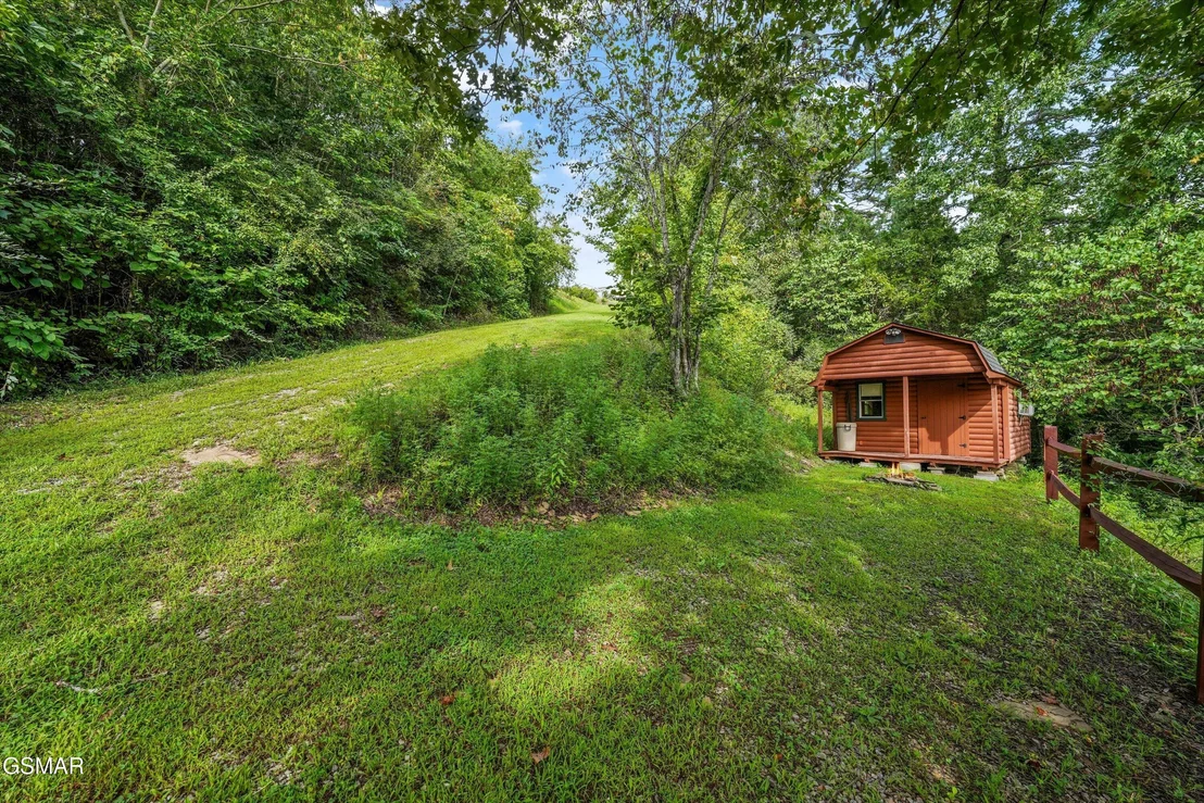 Photo of 2064 Kerr Road