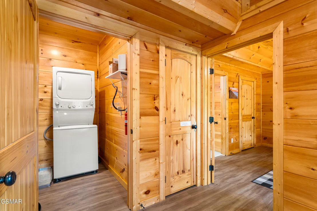 Photo of 1533 Bear Valley Road