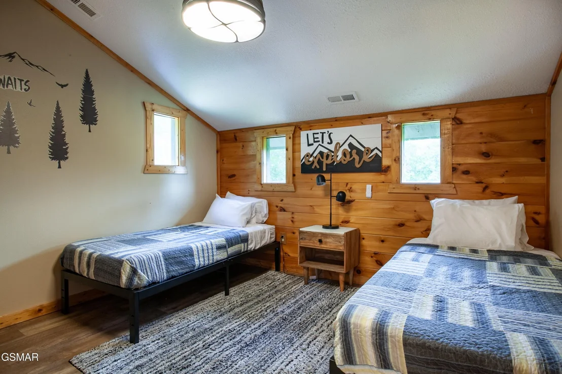 Photo of 920 Falcon View Way
