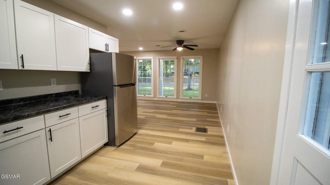 Photo of 1072 Sunset Circle