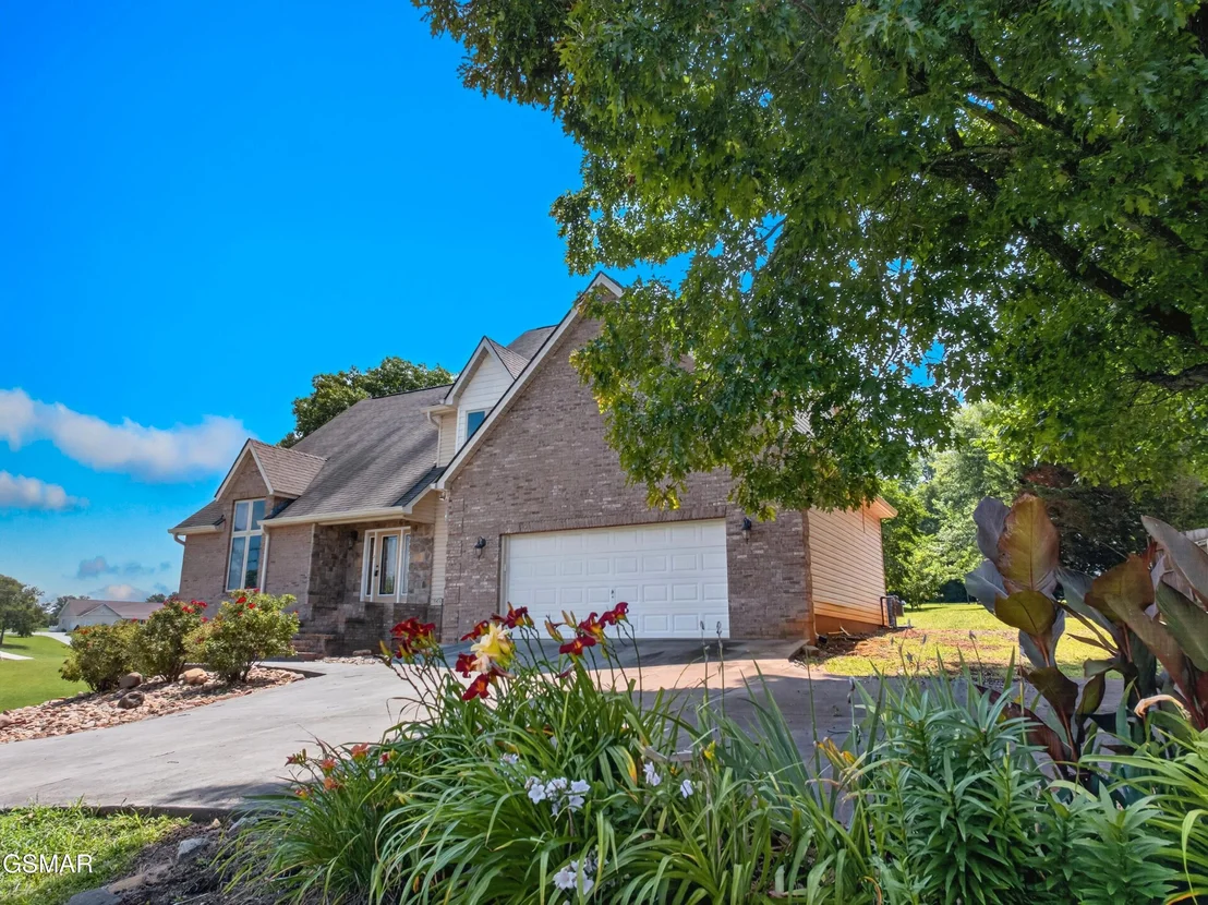 Photo of 219 Sullivan Pointe