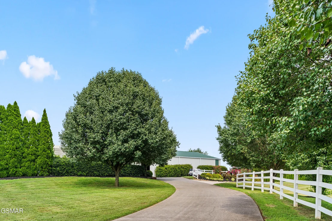 Photo of 2399 McCleary Road