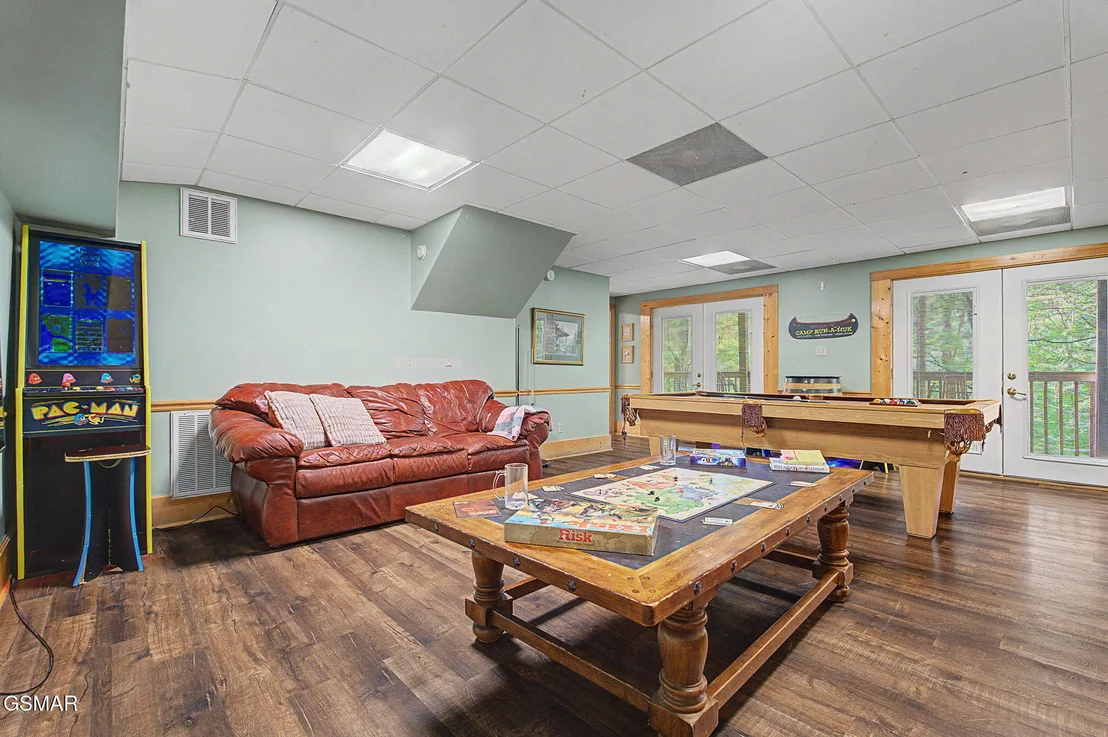 Photo of 852 Bear Run Way