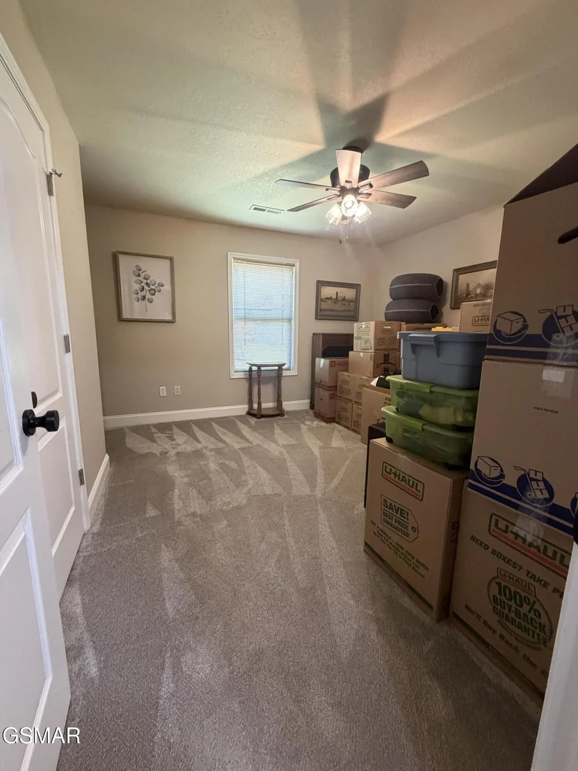 Photo of 2449 Oakview Lane
