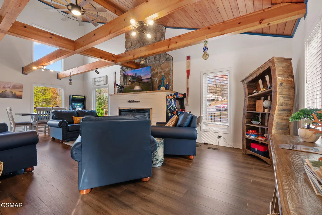 Photo of 1448 Dover Lane