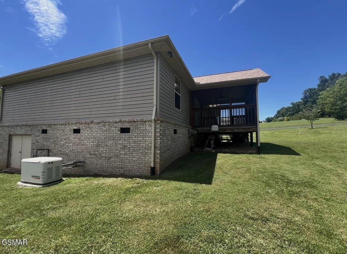 Photo of 2449 Oakview Lane
