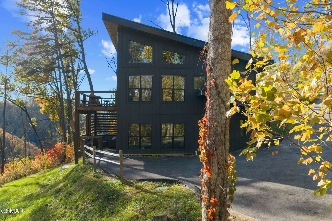 Photo of 2216 Headrick Lead