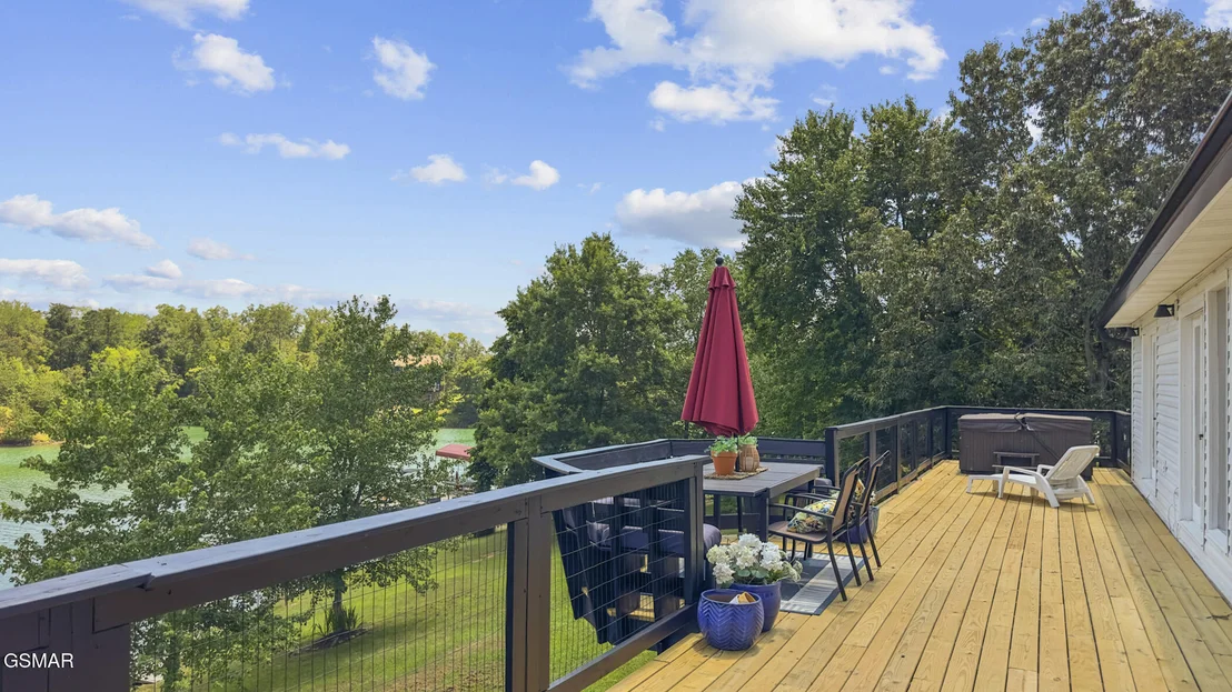 Photo of 1033 Sunset View Road