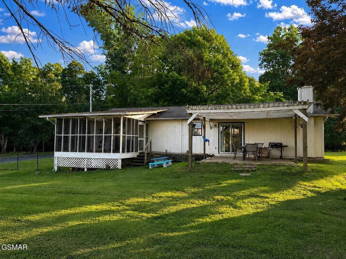 Photo of 571 Patterson Road