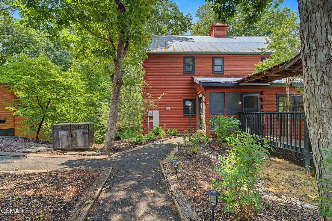 Photo of 852 Bear Run Way