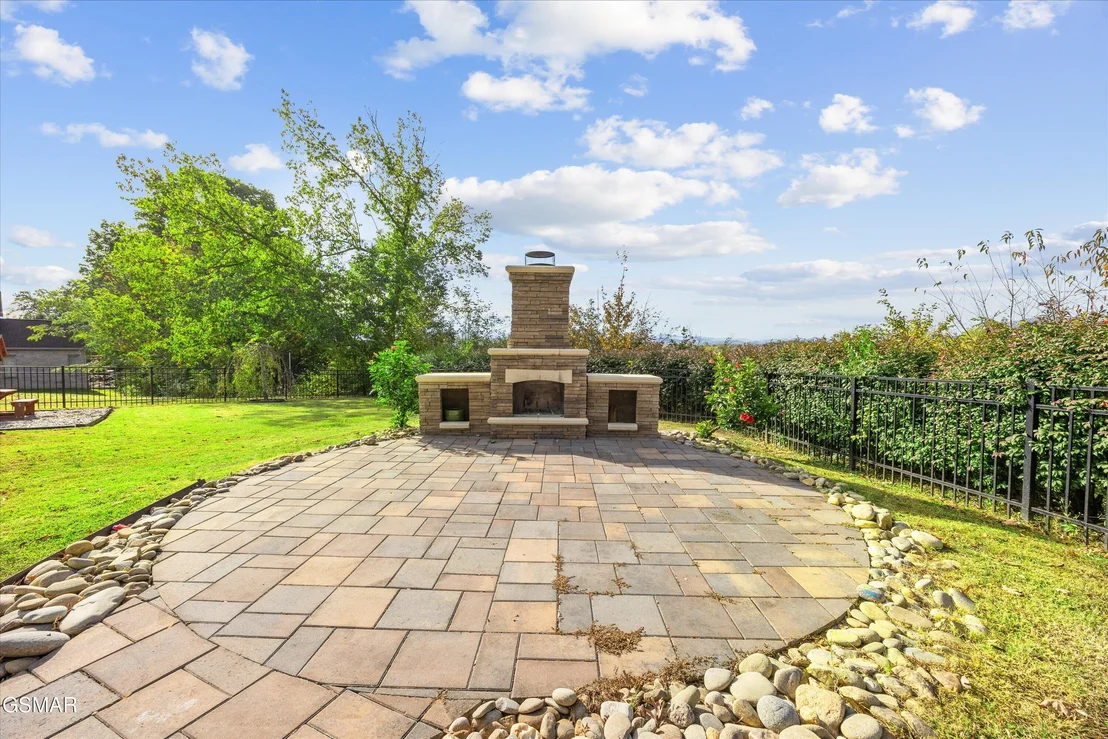 Photo of 339 Riverdale Drive