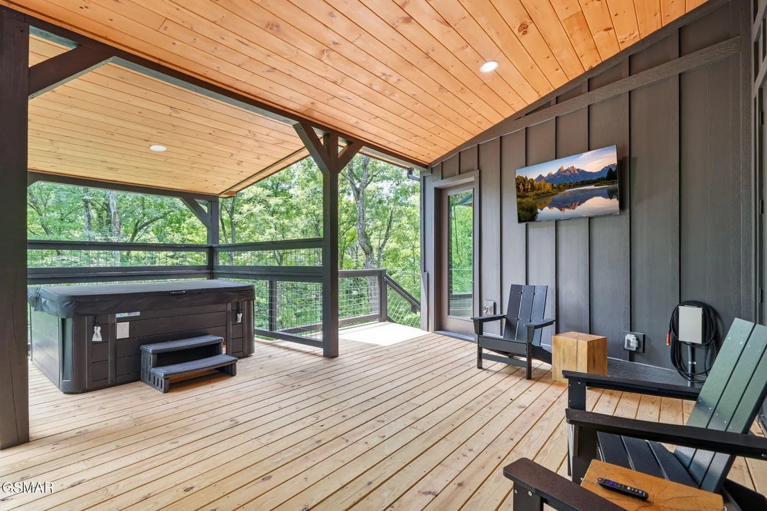 Photo of 1079 Pleasure Road