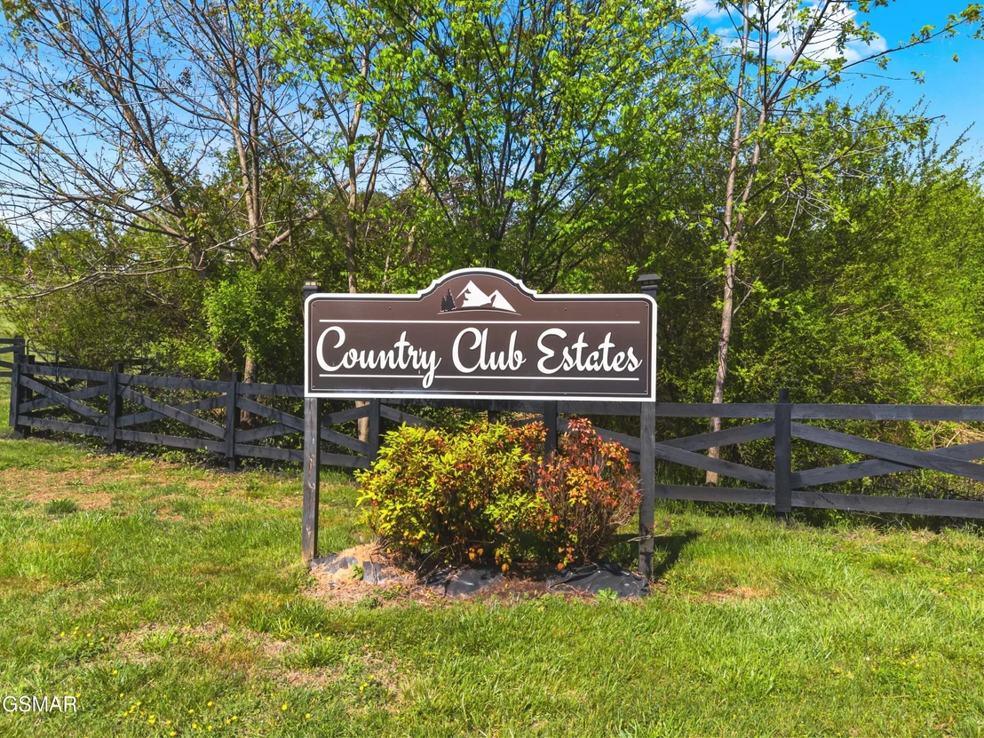 Photo of 102 Golf View Boulevard