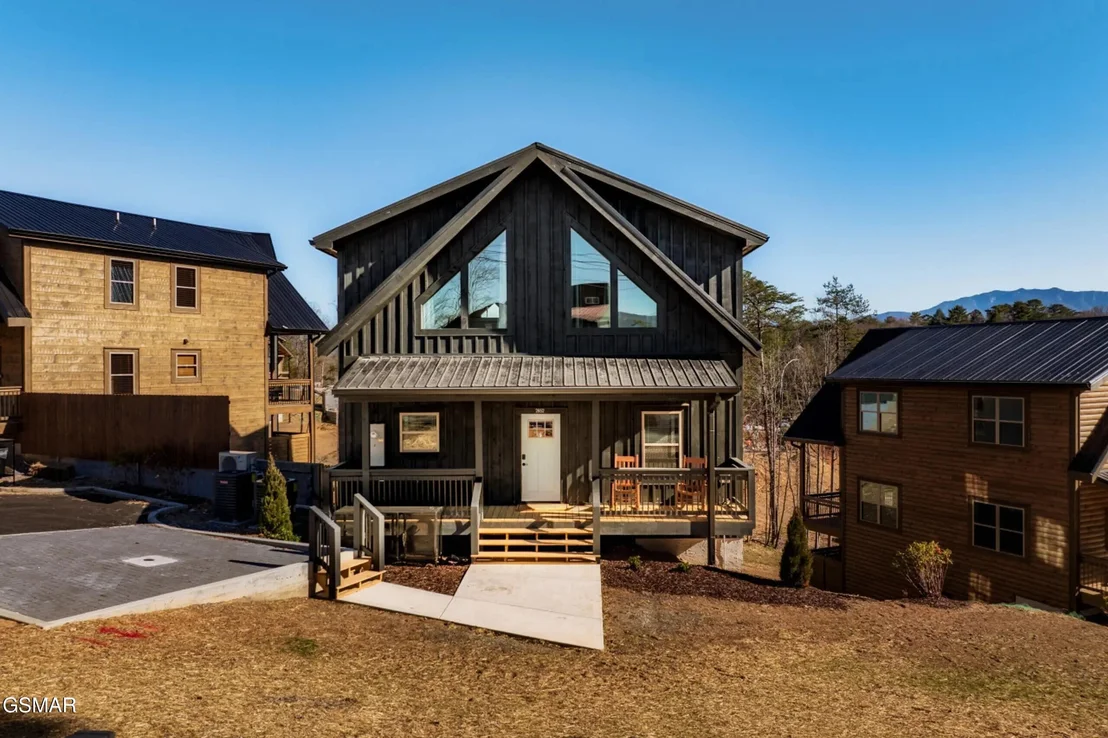 Photo of 2852 Sequoia Road