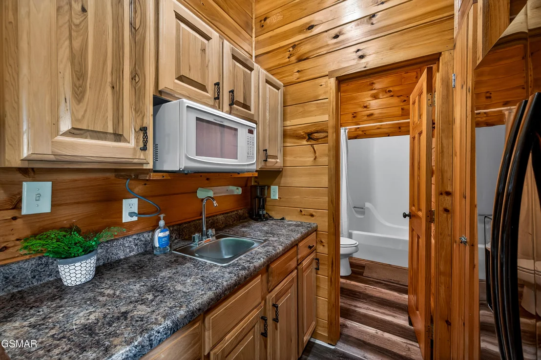 Photo of 2428 Breezy Road