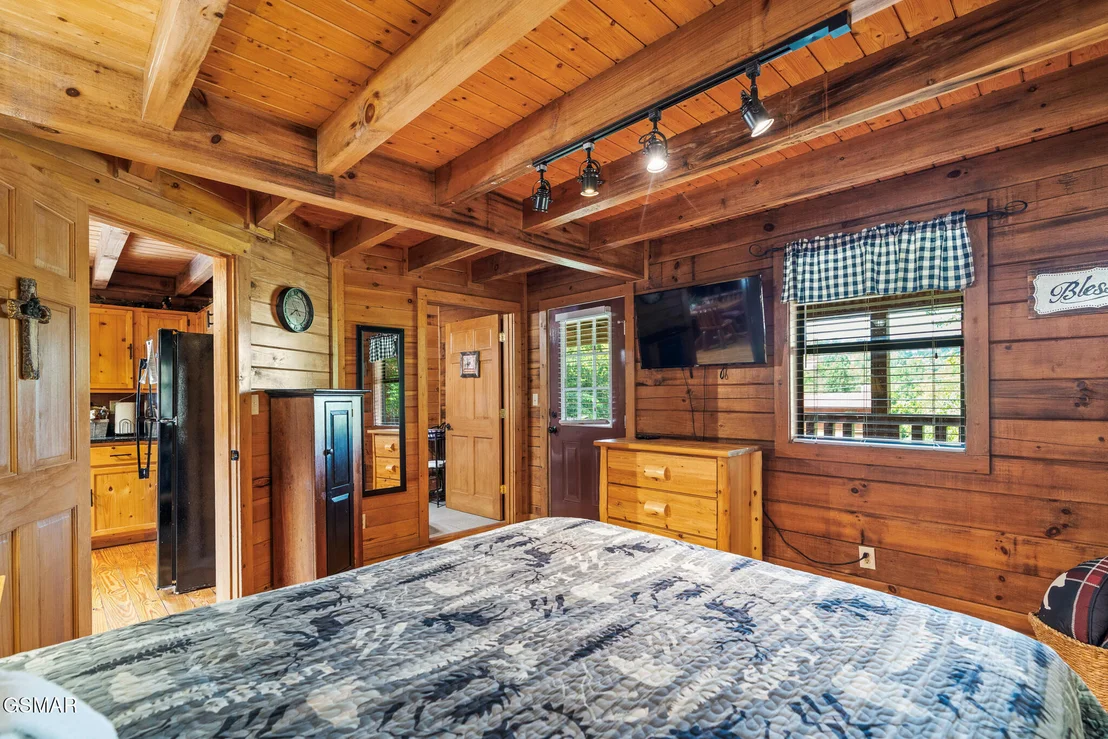 Photo of 439 Hideaway Ridge Circle