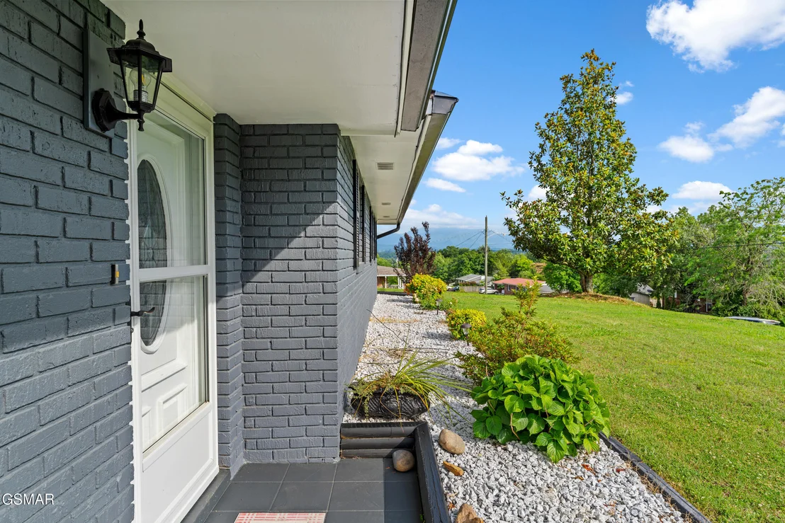 Photo of 1103 Mayors Drive