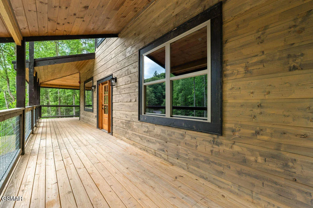 Photo of 2176 Spurling Road
