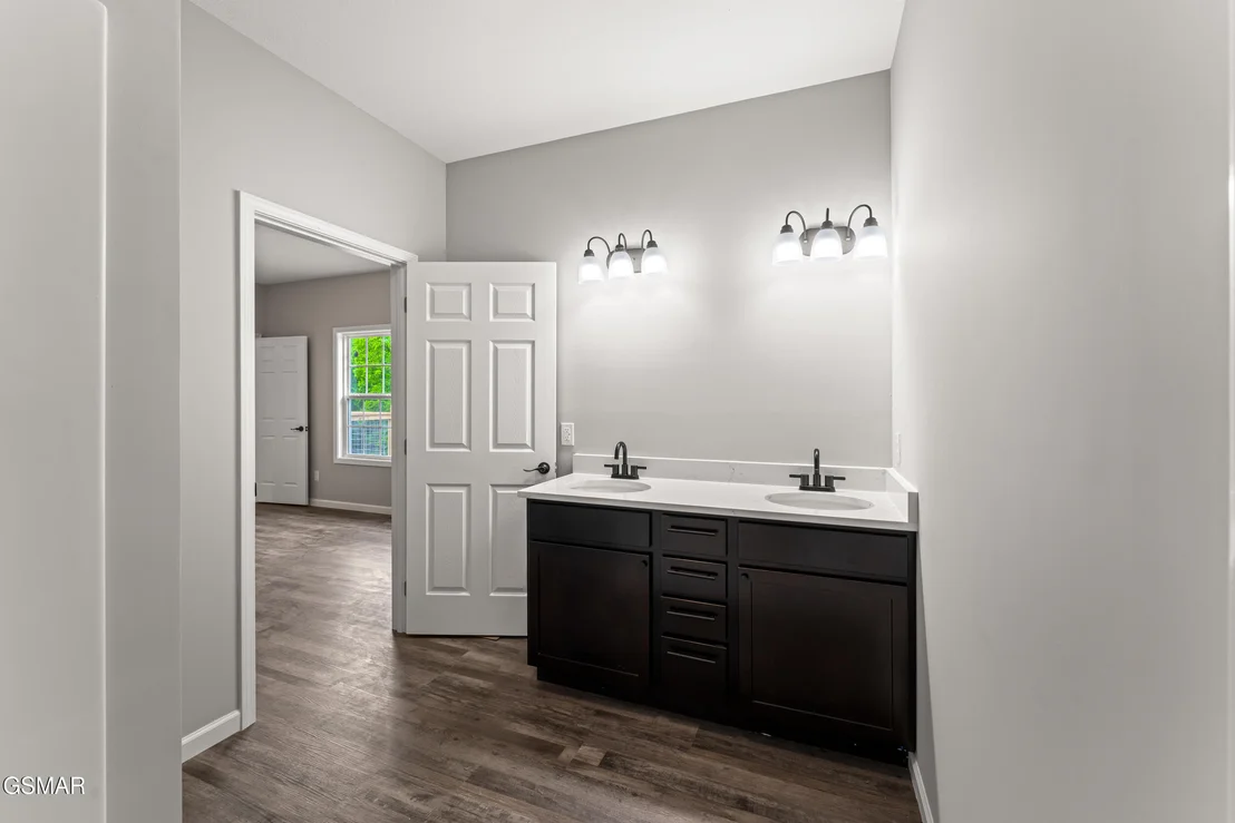 Photo of 2102 Kings View Loop