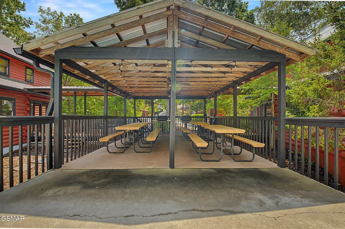 Photo of 852 Bear Run Way