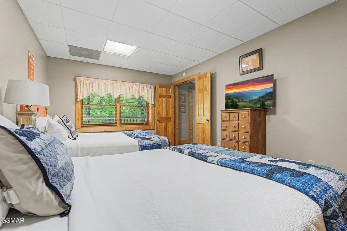 Photo of 852 Bear Run Way